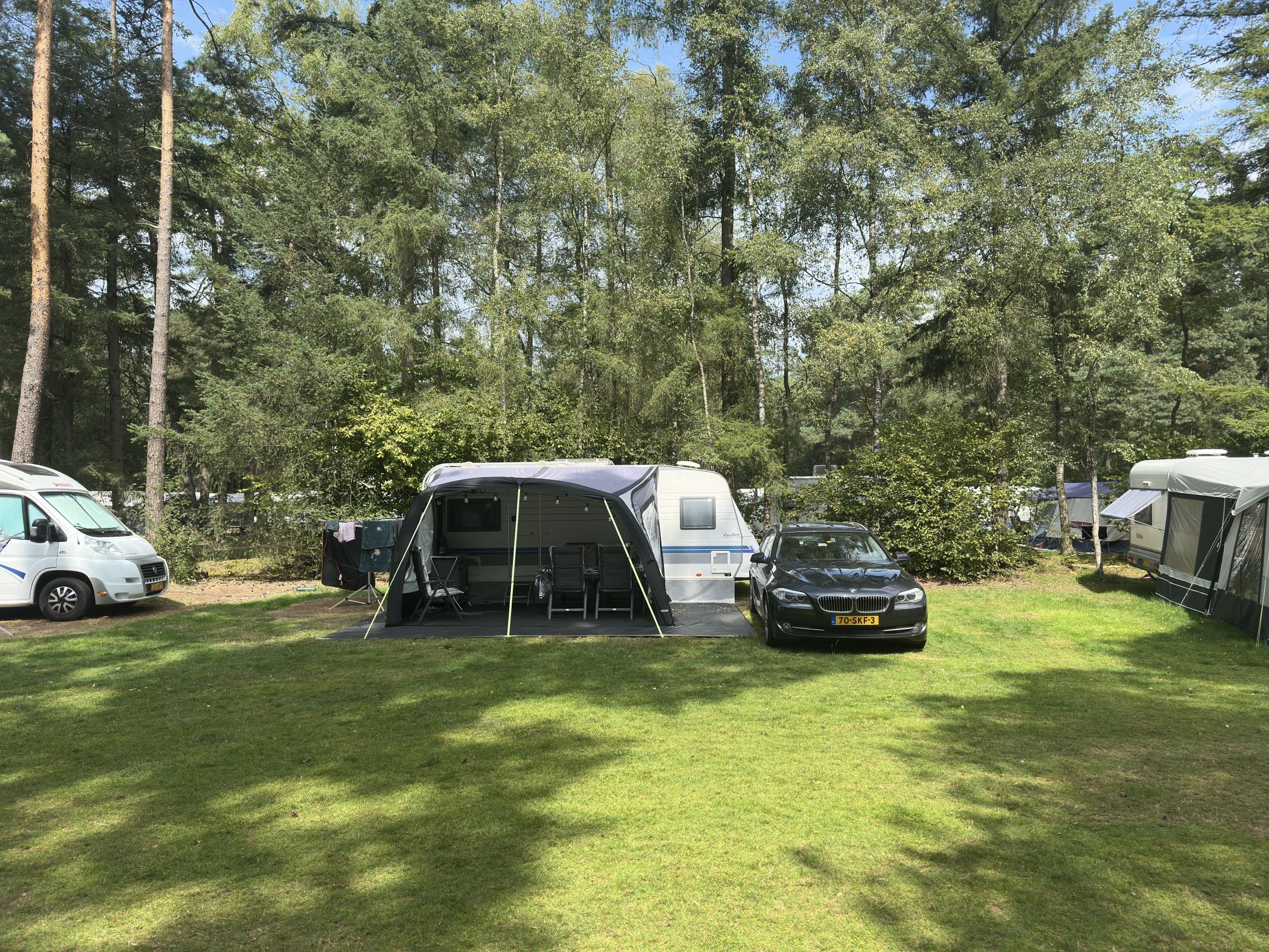 Basis kampeerplaats met Hond — foto 8