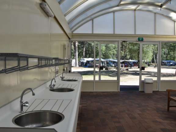 Camping met hond sanitairgebouw Ommerland 5