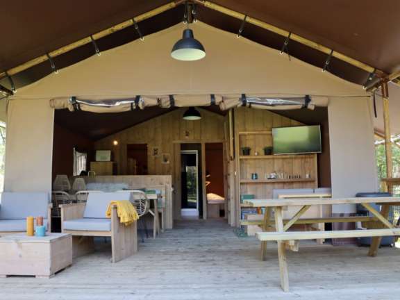 Glamping in het bos Ommen 1 1