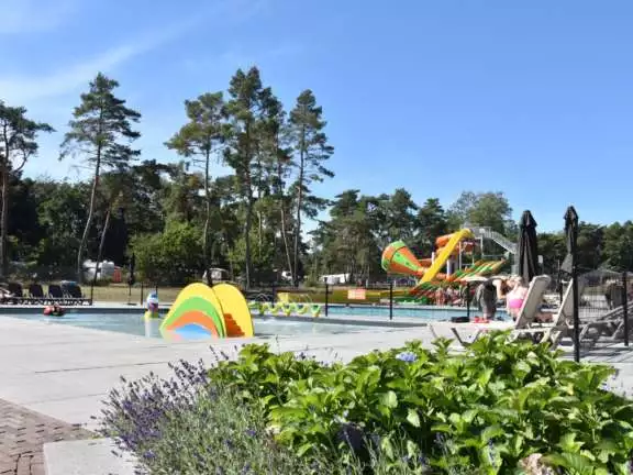 Camping met zwembad en glijbanen Ommen 4